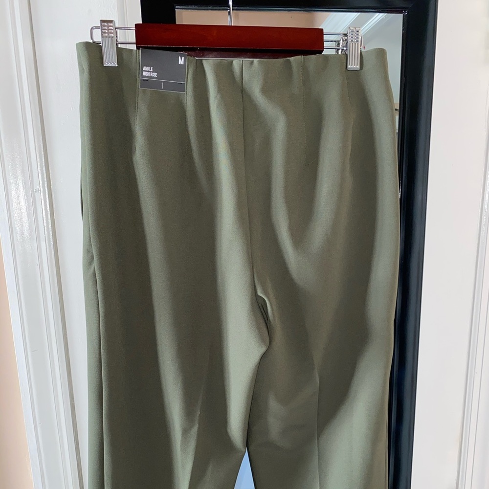 Brand New Express Olive Green Ankle Mid Rise Pants